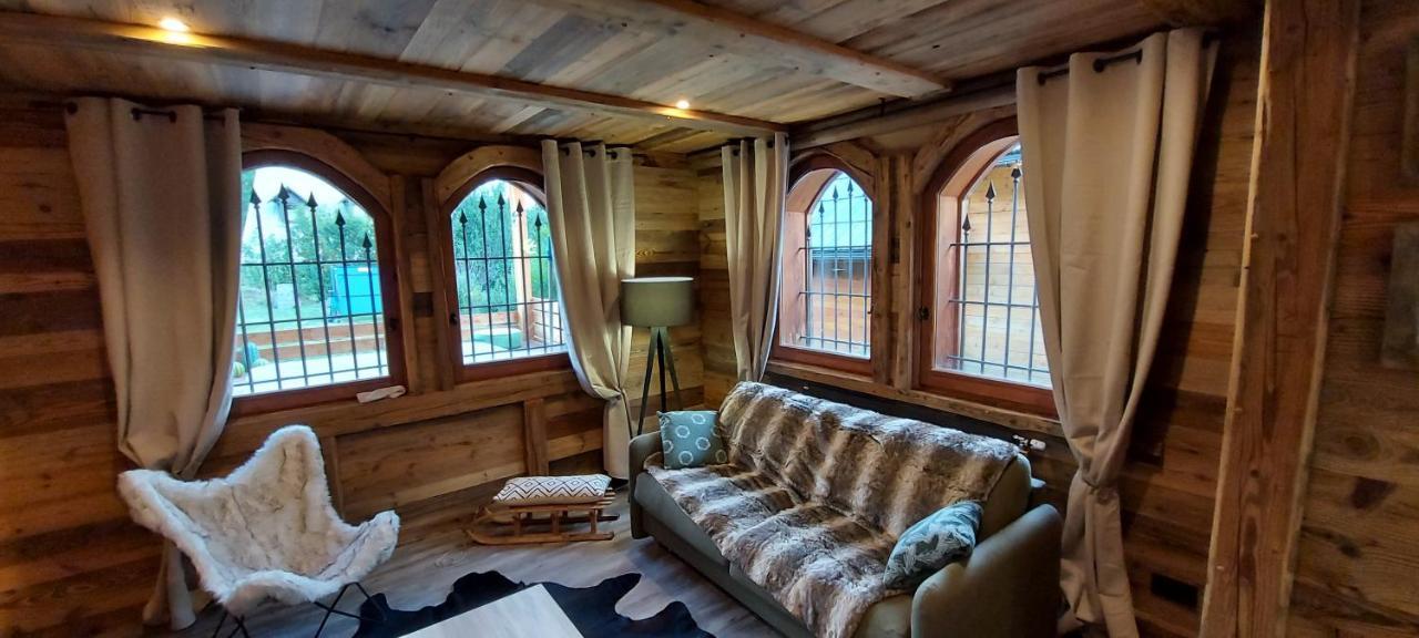 Chalet Serre Cambeou Piscine&Spa Saint-Chaffrey Exterior photo