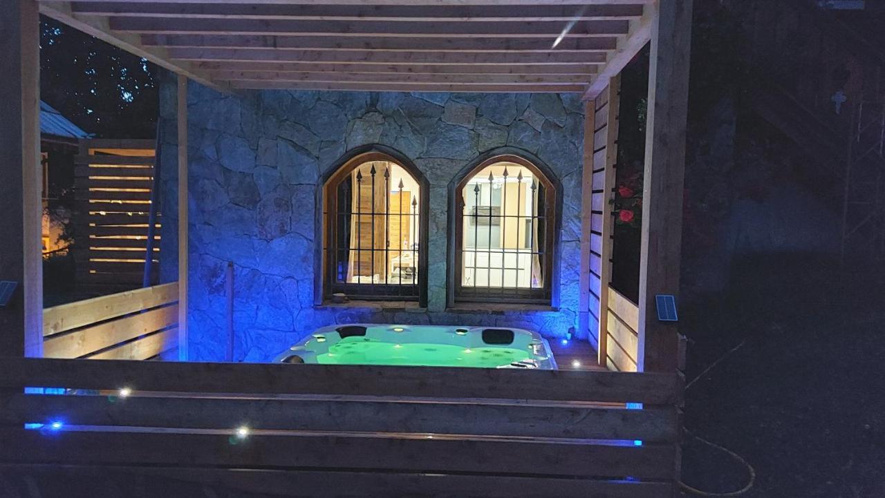 Chalet Serre Cambeou Piscine&Spa Saint-Chaffrey Exterior photo