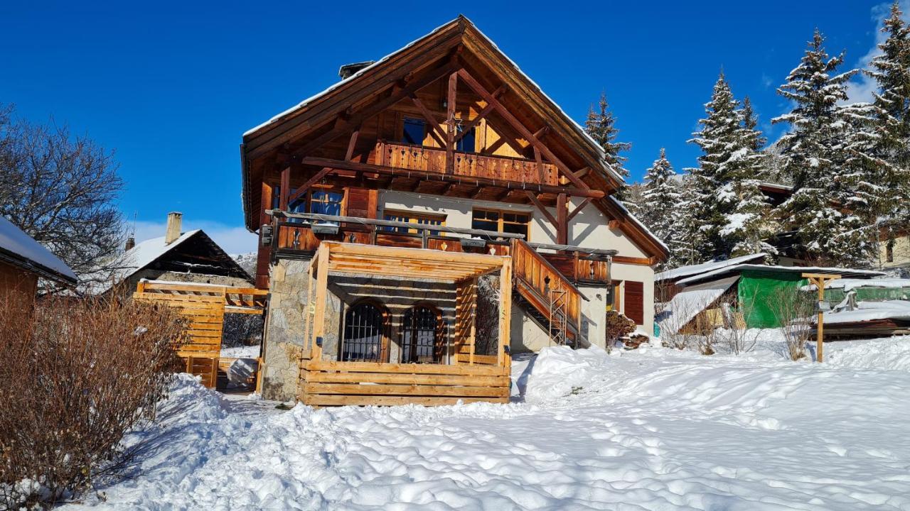 Chalet Serre Cambeou Piscine&Spa Saint-Chaffrey Exterior photo