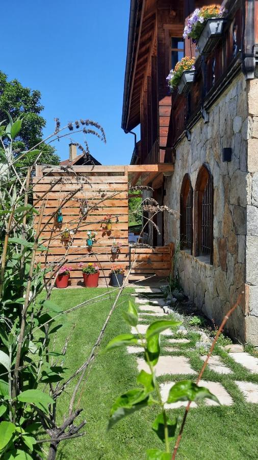 Chalet Serre Cambeou Piscine&Spa Saint-Chaffrey Exterior photo